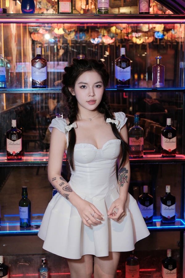 Hình Ngân Hà rực rỡ nổi bật