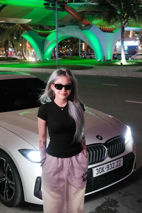 Hình tiktoker Ngân Hà cá tính