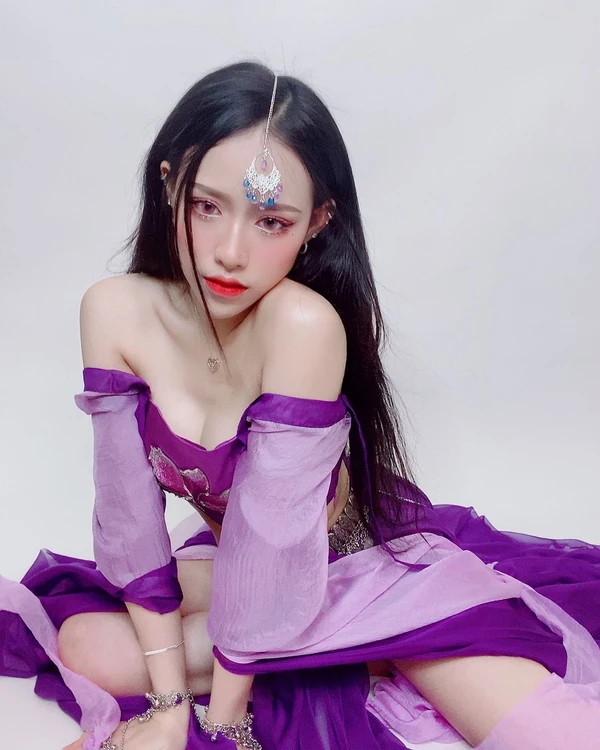 Ảnh Trà Đặng xinh quyến rũ nhẹ nhàng
