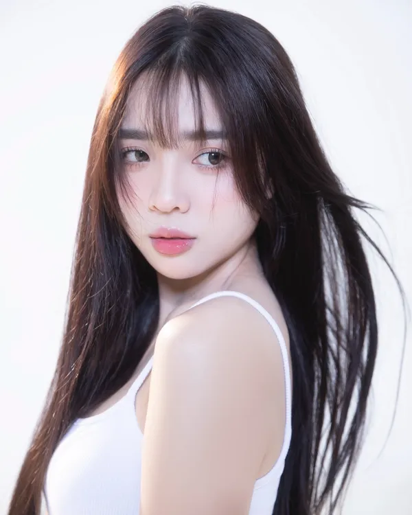 Hình Cindy Diễm My đầy năng lượng. 