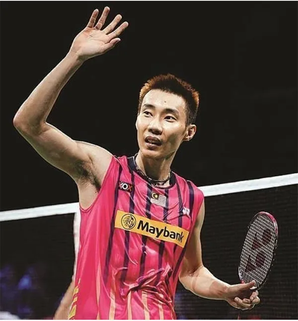 ảnh lee chong wei ngầu vẫy tay chào khán giả 