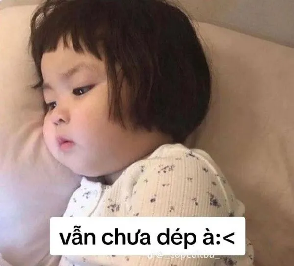 meme em bé buồn 