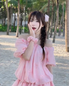 Ngắm nhìn hình ảnh gái xinh mặc pinky xinh tươi.