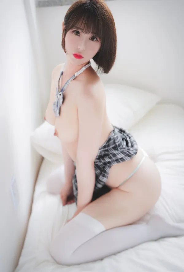 Ảnh ngực to không che quyến rũ 