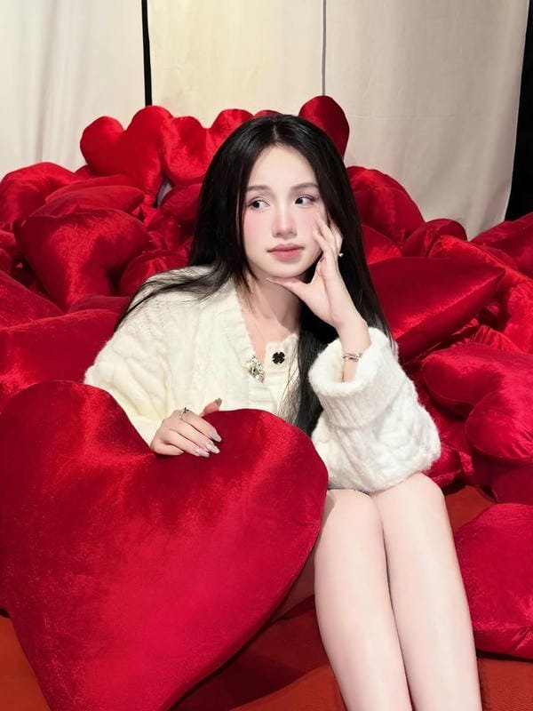 ảnh Thị Nhung chân dung tự nhiên ánh sáng dịu nhẹ