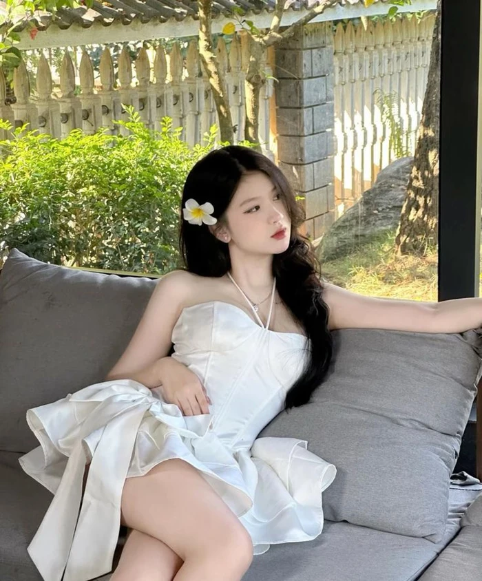 Bức ảnh váy lưới gái xinh dịu dàng quyến rũ