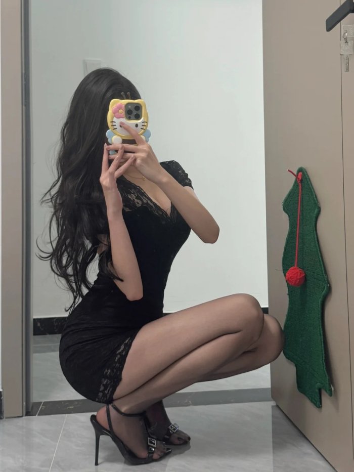 hình ảnh gái xinh mặc quần tất lưới gu thời trang hiện đại