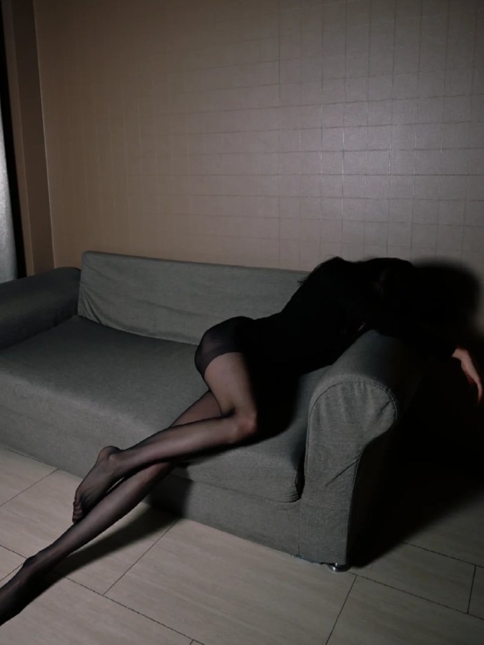 hình ảnh gái xinh mặc quần tất lưới phối đồ cá tính đẹp