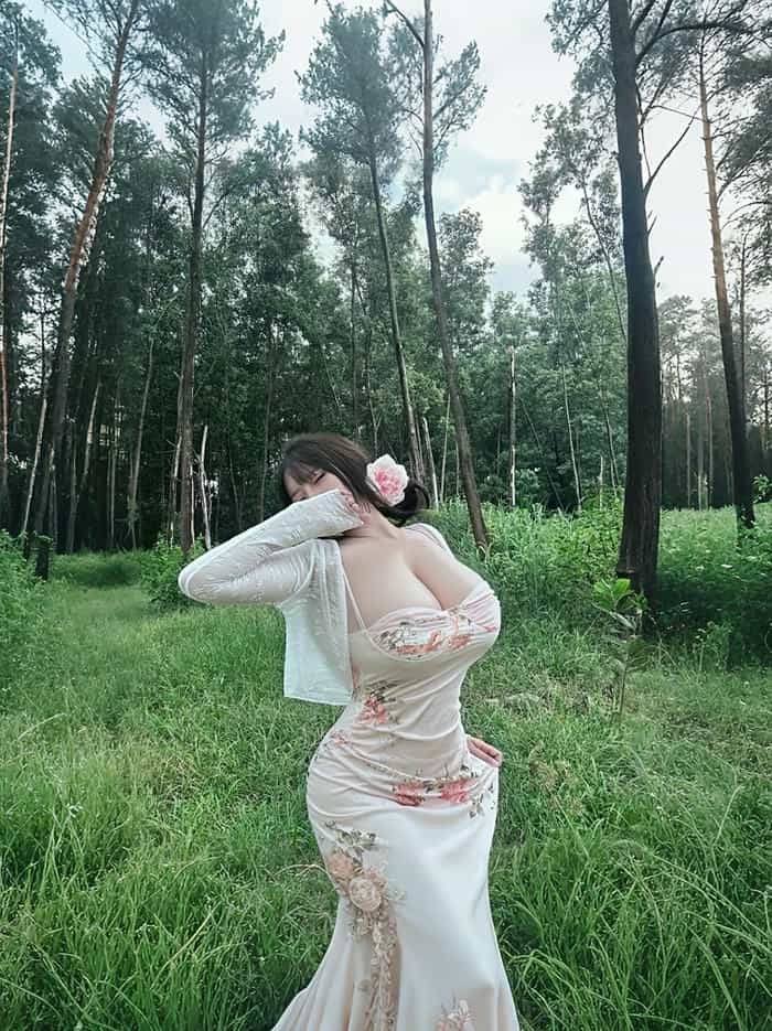 Pi Tiên với thần thái tự tin