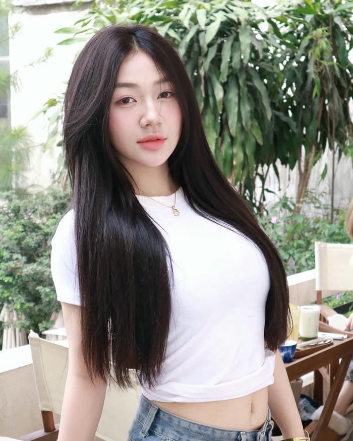 Trần Hà Linh ảnh tự nhiên