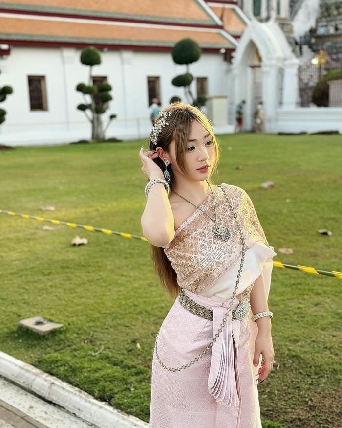 ảnh Trần Hà Linh dịu dàng