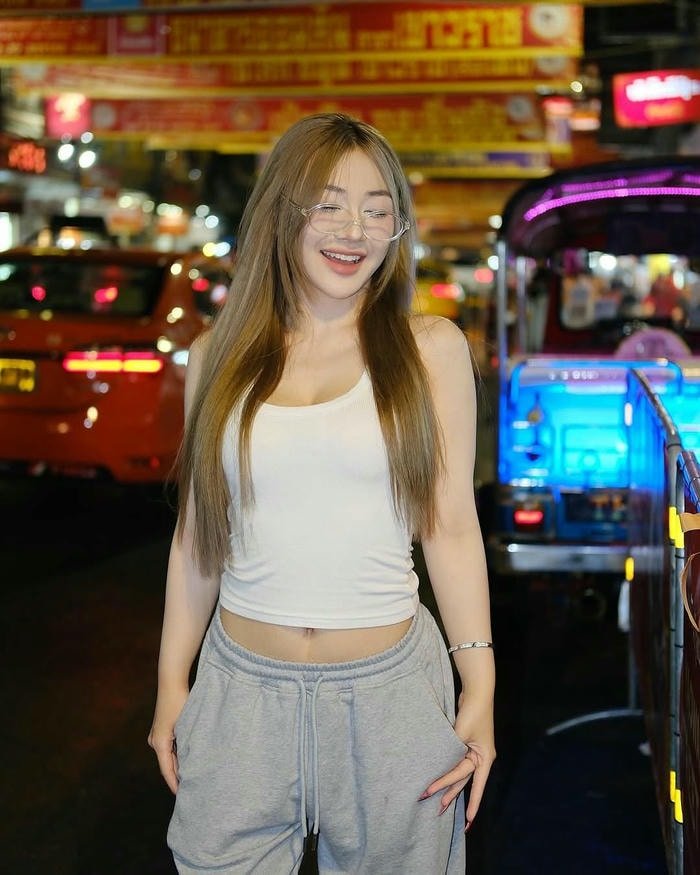 ảnh minimal Trần Hà Linh cực chất