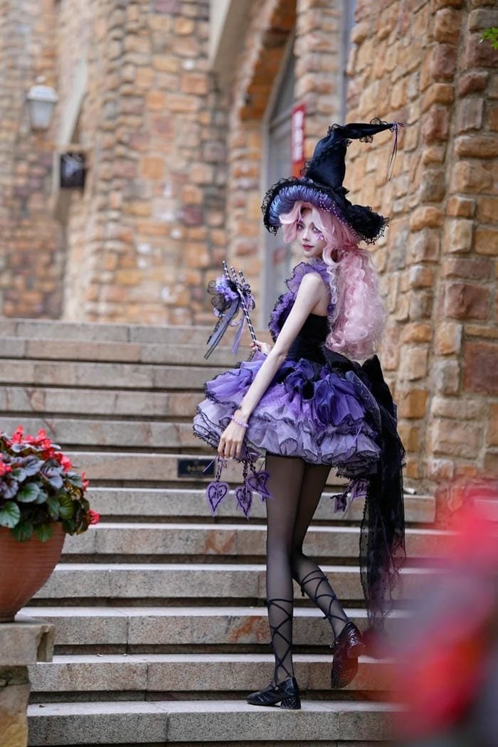 cosplay phù thủy đen