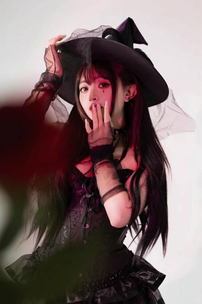 cosplay phù thủy hiện đại