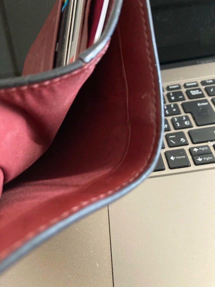 meme ví rỗng buồn