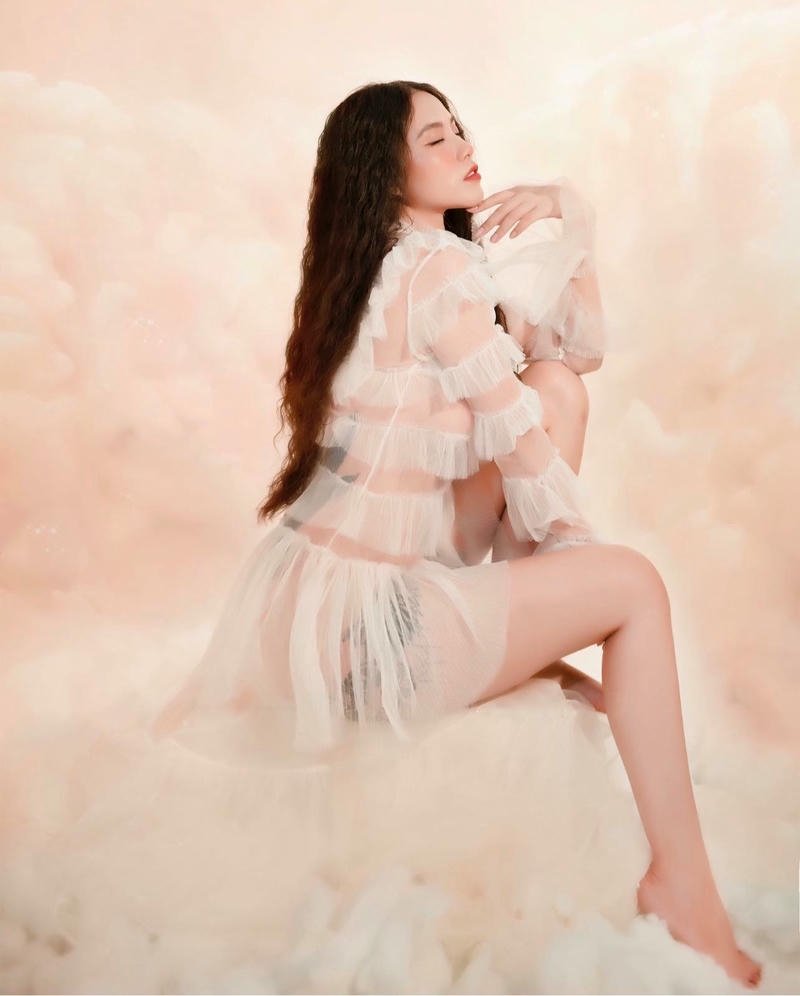 Ảnh Linh Miu bikini concept chụp ảnh ấn tượng