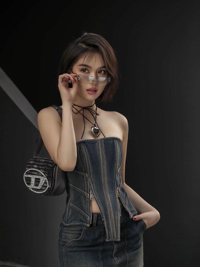 Ảnh Ngọc Trinh nude cực hấp dẫn gợi cảm