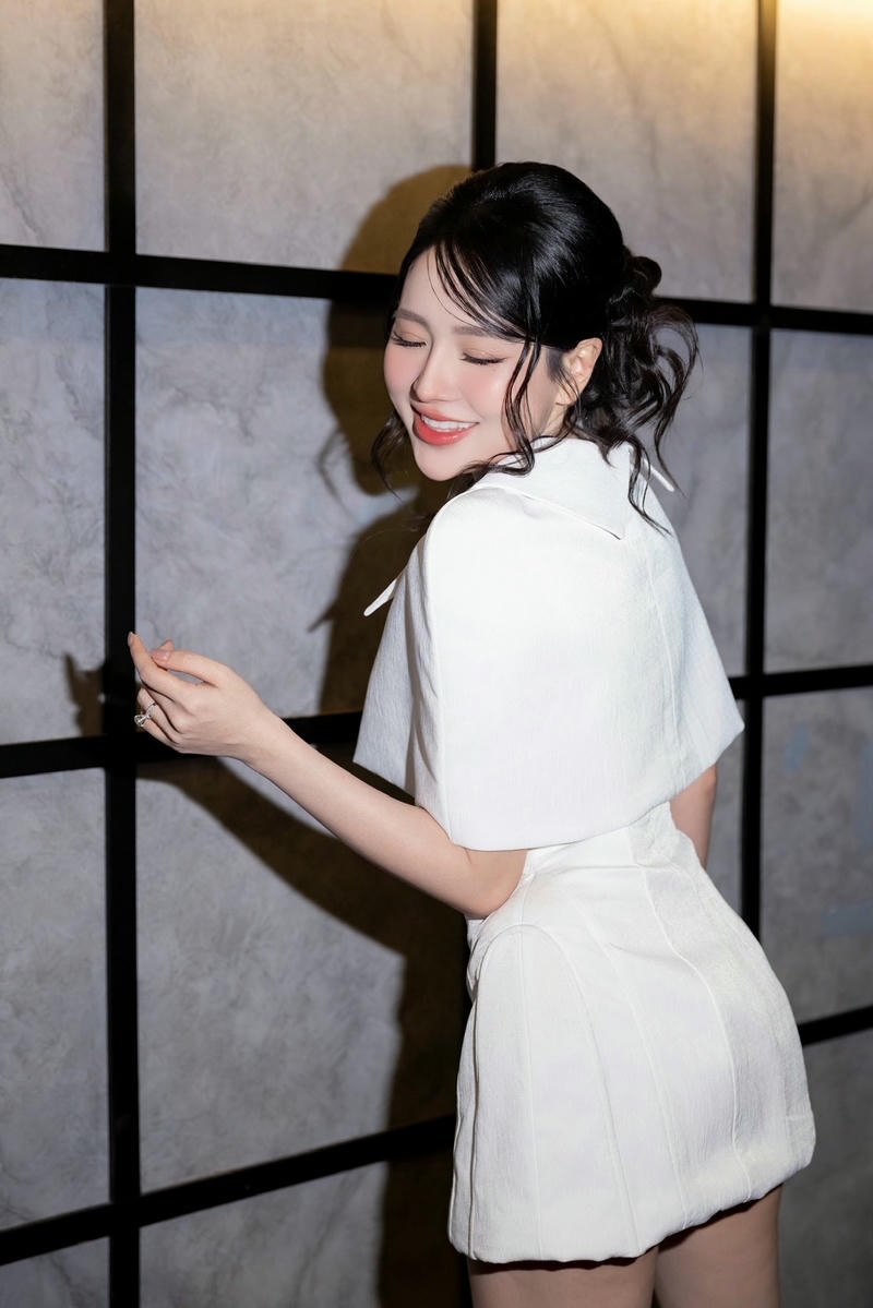 Ảnh Viên Vibi đẹp phong cách hiện đại tinh tế