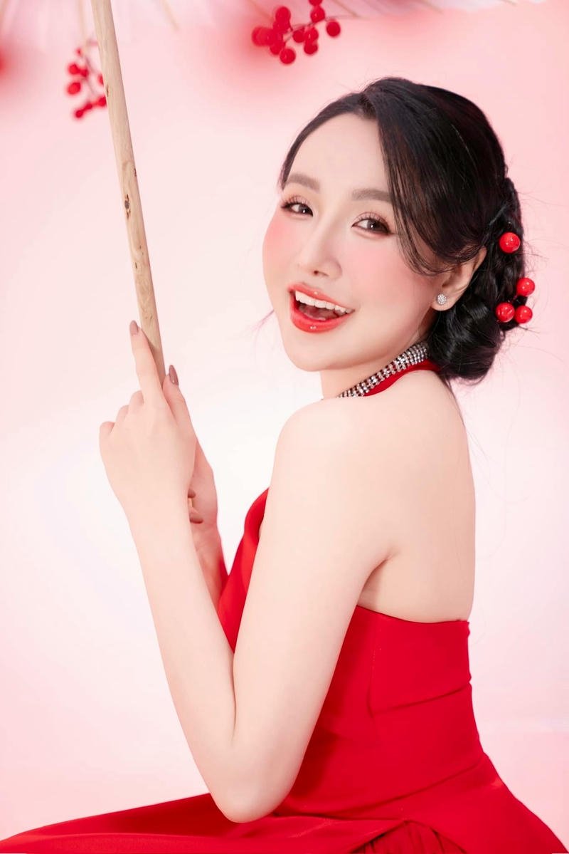 Ảnh Viên Vibi lộ hàng phong cách streetstyle hiện đại