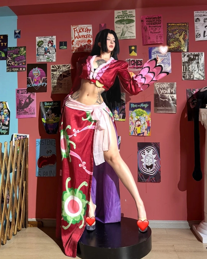 Cosplay Boa Hancock tạo hình ấn tượng với nét sắc sảo