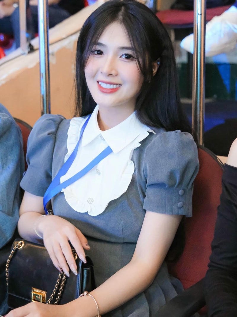 Hình Quỳnh Alee bikini sexy phong cách hiện đại