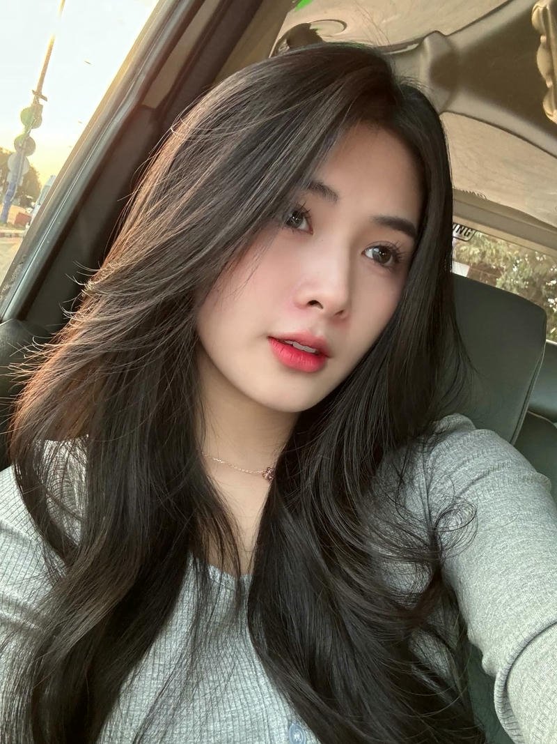 Hình Quỳnh Alee bikini sexy thần thái tự nhiên