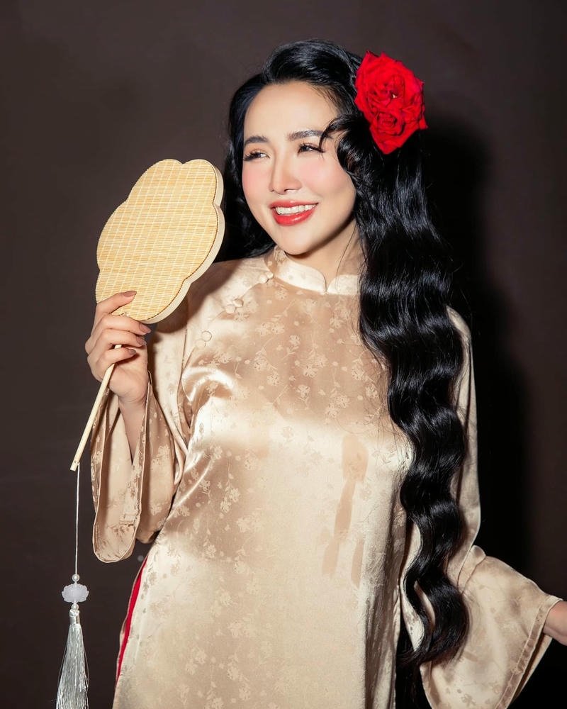 Hình Viên Vibi lộ hàng góc máy nghệ thuật rõ nét