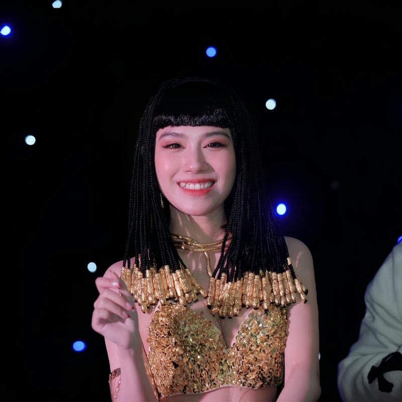 Hình ảnh Linh Miu bikini full hd