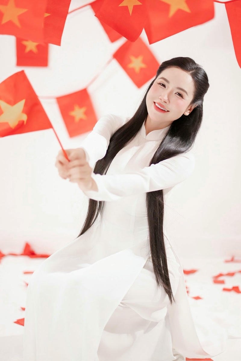 Hình ảnh Viên Vibi lộ hàng ánh sáng dịu nhẹ