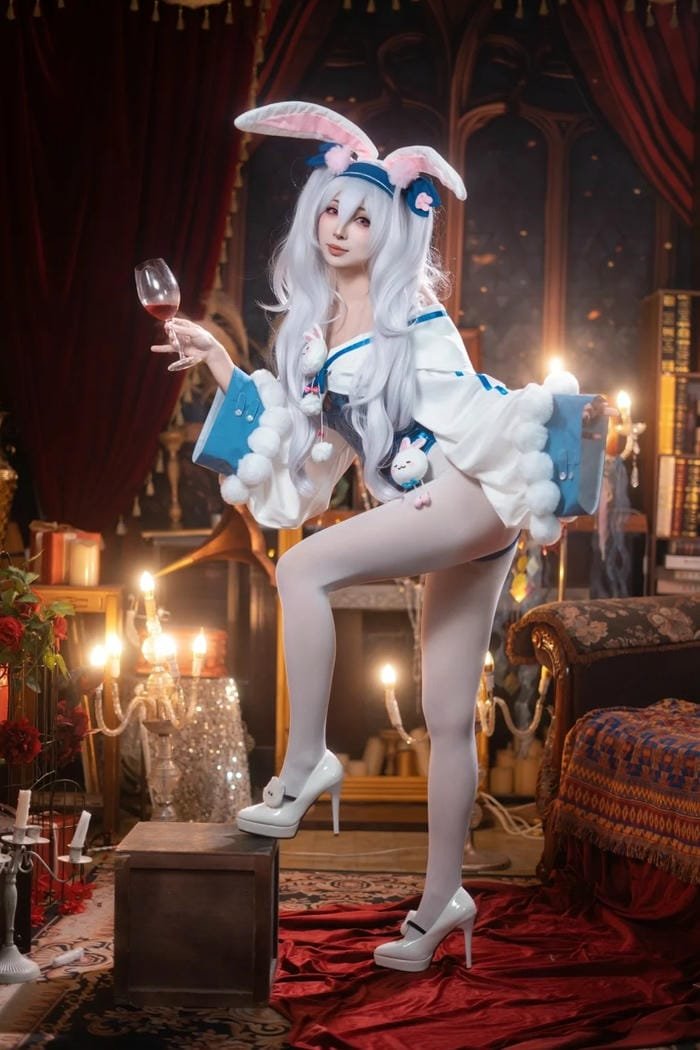 Hình cosplay thỏ lộng lẫy rực rỡ