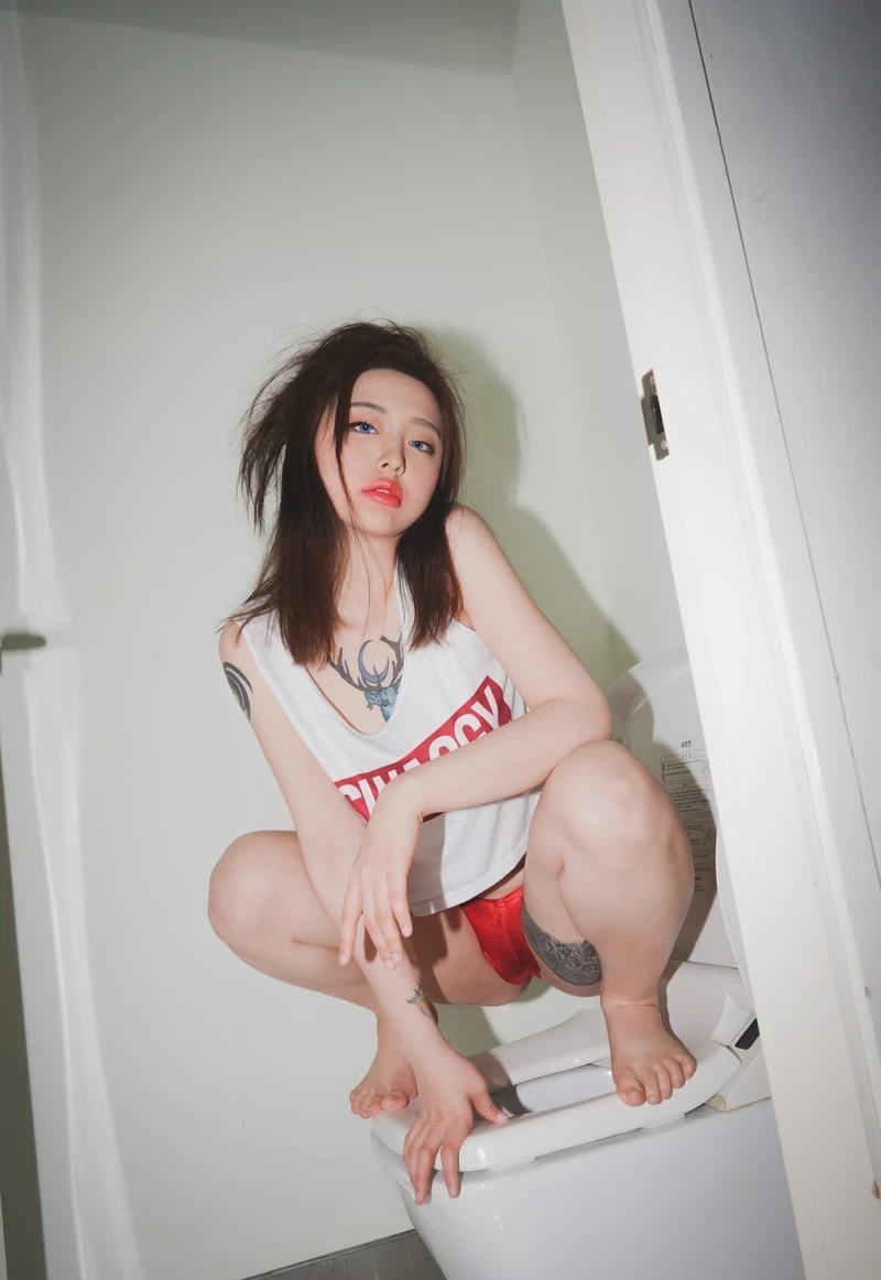 Hình lồn không lông đầy đủ sống động