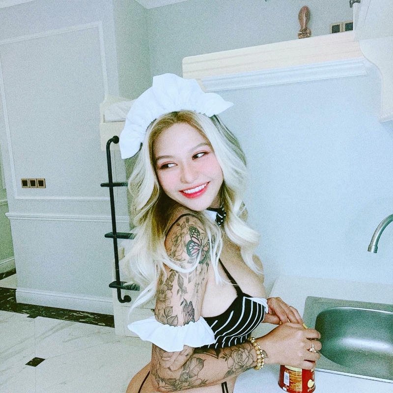 Hot OnlyFans nude Suzie Nguyễn ảnh leak