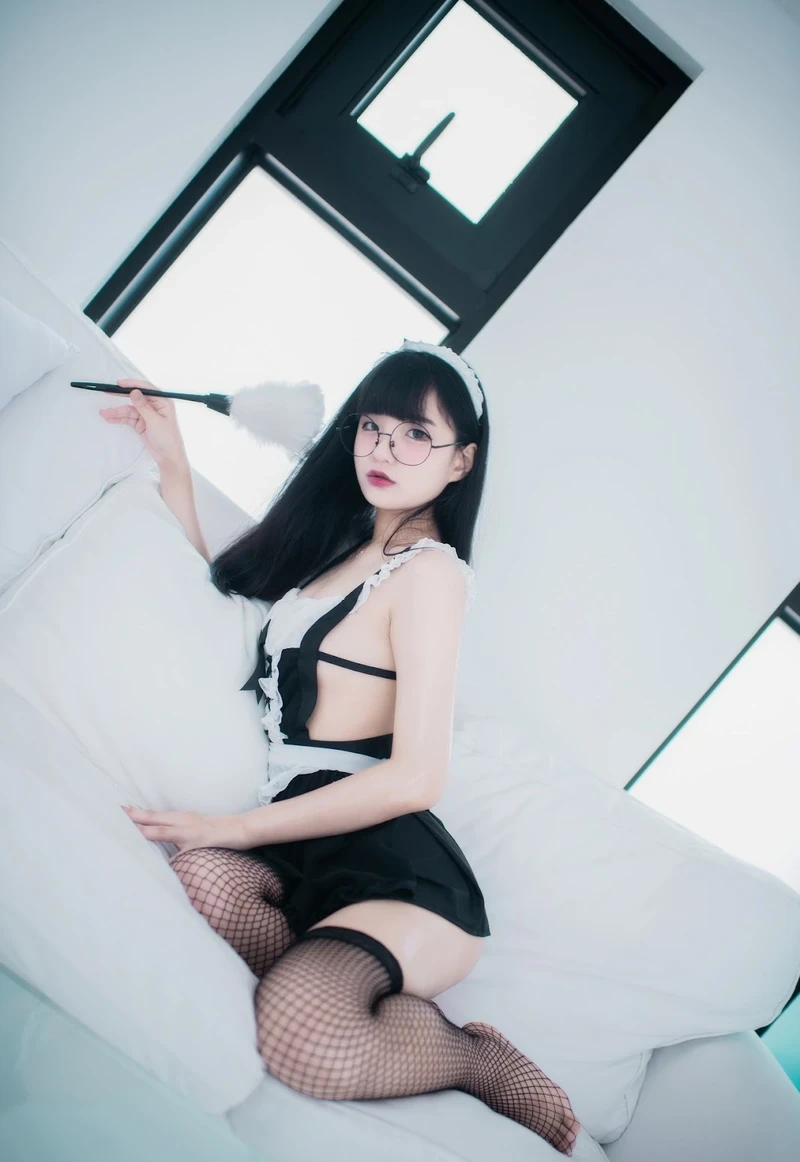 Khỏa thân ảnh hấp dẫn mãnh liệt