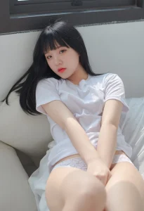 Không lông hình lồn sắc nét cuốn hút