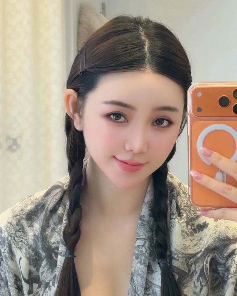 Sexy ảnh quỳnh kool phong thái tự tin