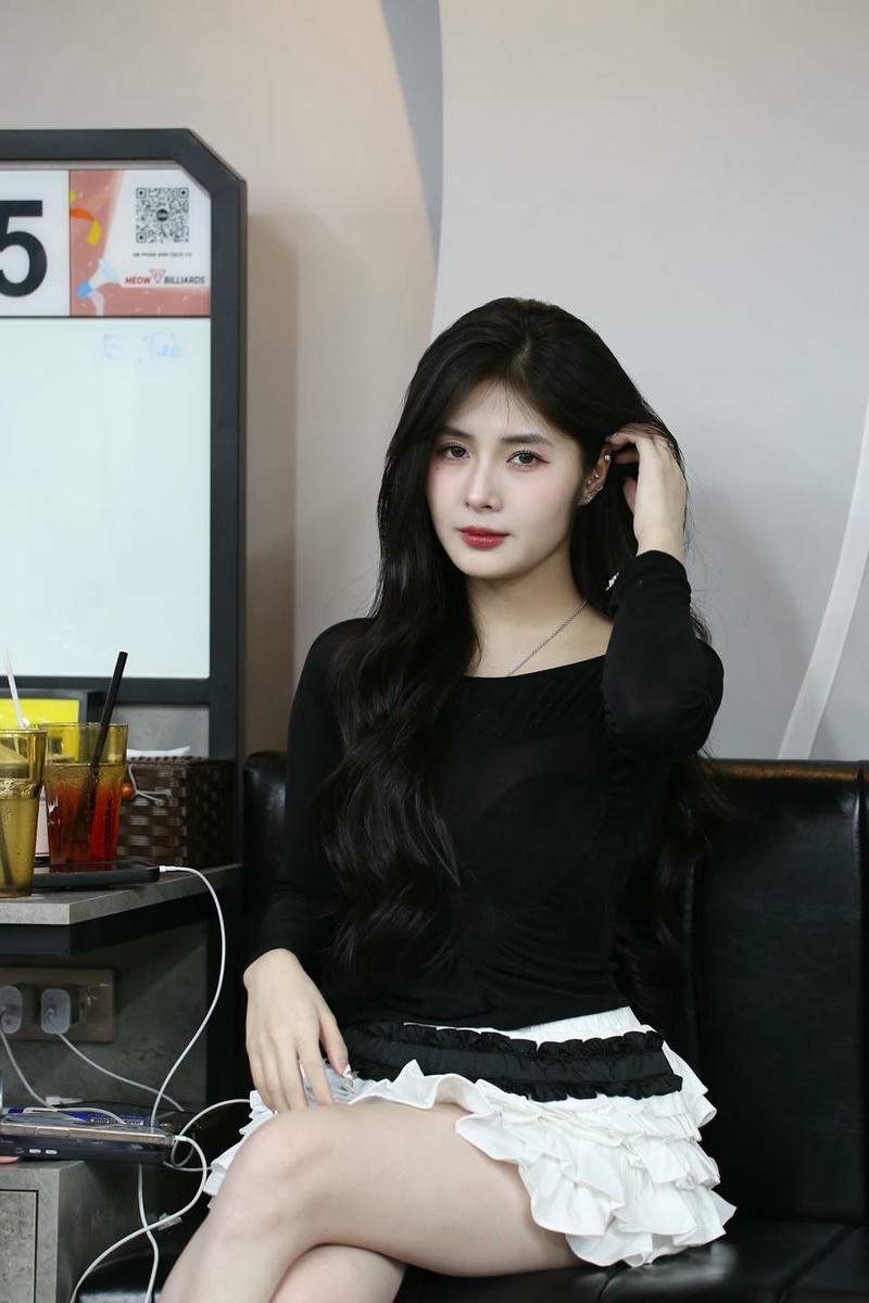 Sexy hình ảnh Quỳnh Alee phong cách hiện đại