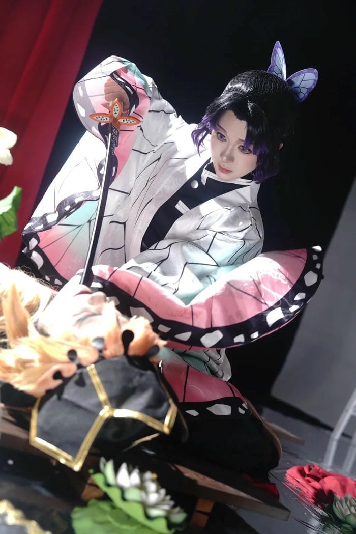Shinobu cosplay bướm