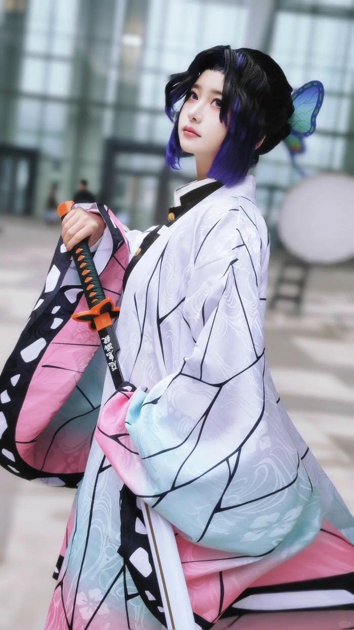 Shinobu cosplay dịu dàng