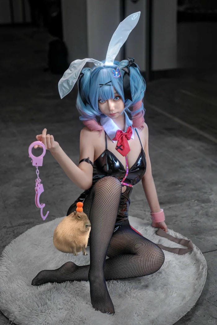 Siêu dễ thương cosplay thỏ nổi bật