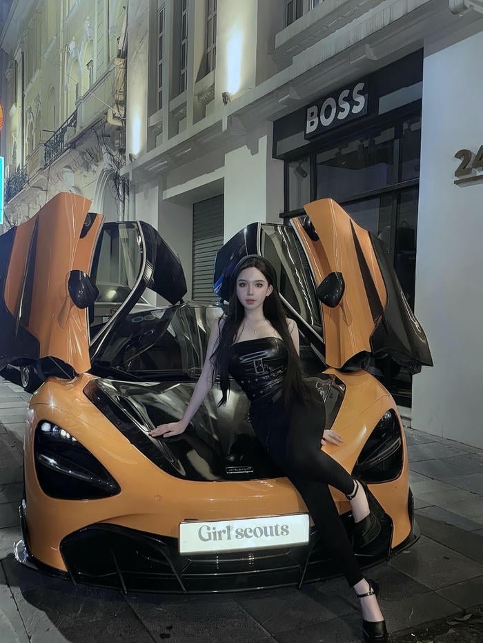 Trần Huyền Châu thần thái