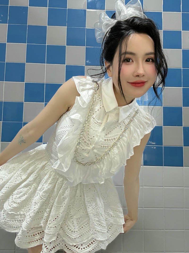 Viên Vibi lộ hàng mới khoảnh khắc đời thường tự nhiên