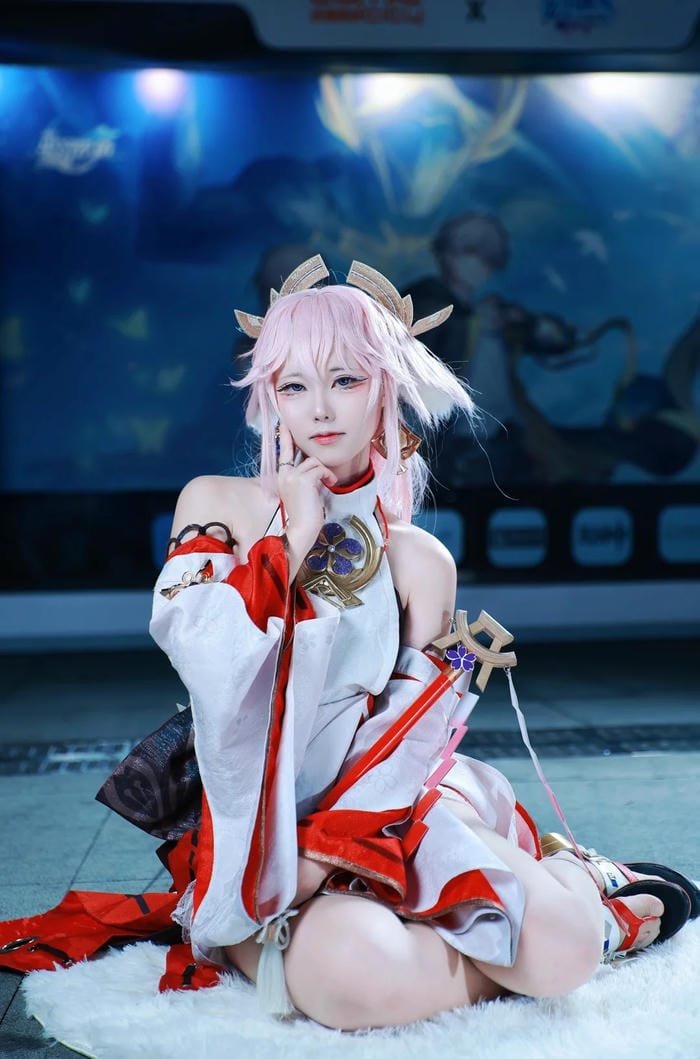 Yae Miko cosplay quyến rũ