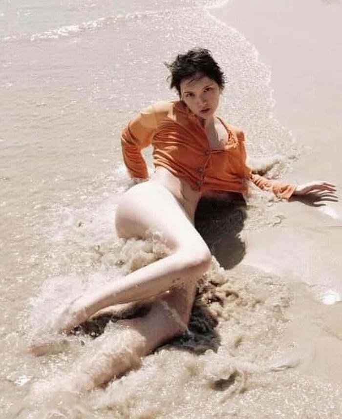 ảnh Hải Tú ở biển