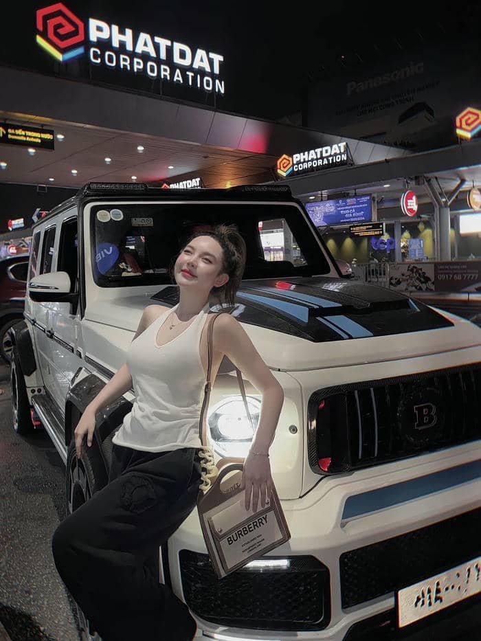 ảnh Trần Huyền Châu cá tính