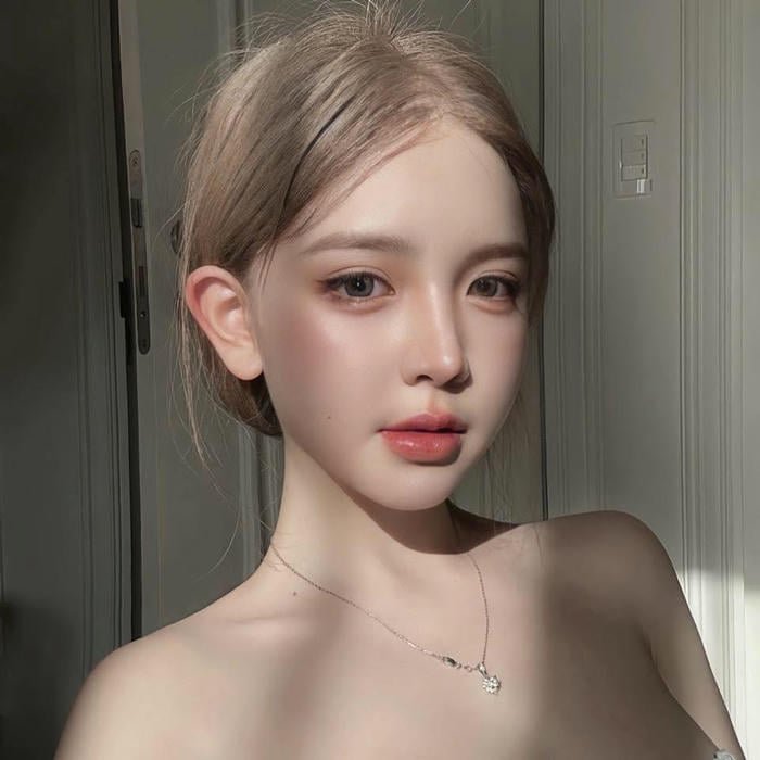 ảnh Trần Huyền Châu da đẹp