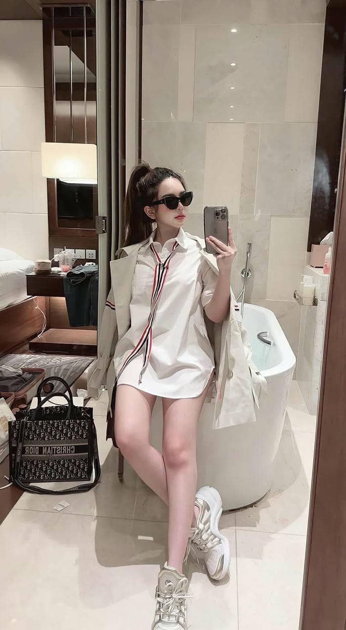 ảnh Trần Huyền Châu gương mặt đẹp