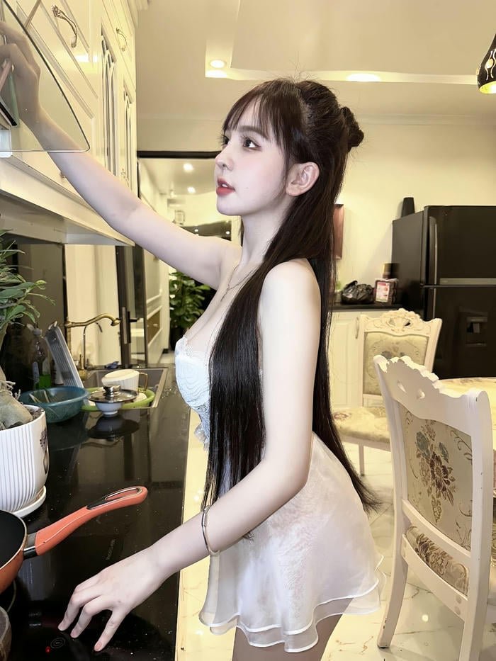 ảnh Trần Huyền Châu look tự nhiên