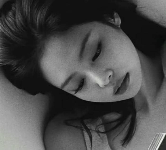 biểu cảm sâu avatar đen trắng