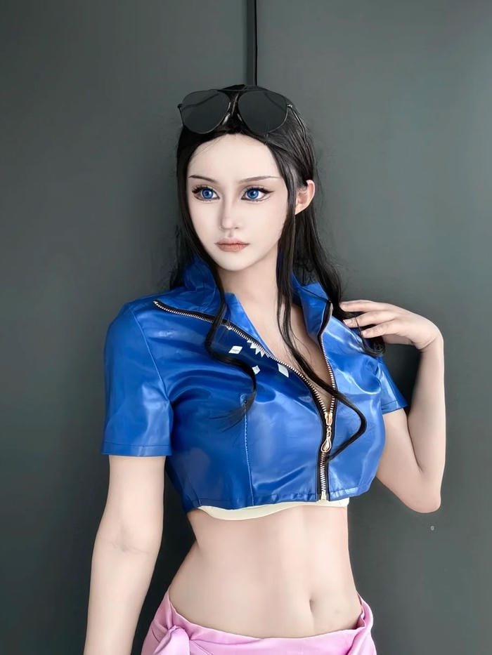cosplay Robin áo xanh biển