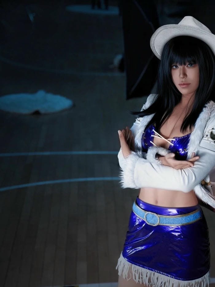 cosplay Robin phiên bản anime